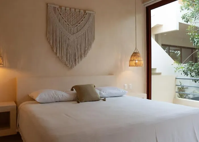 Elegant 3br Penthouse Haven With Private Rooftop Pool & Jungle Views *