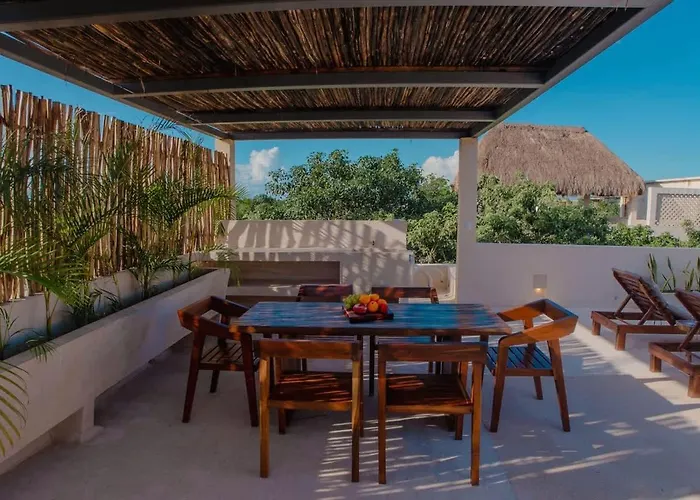 Holiday home Elegant 3br Penthouse Haven With Private Rooftop Pool & Jungle Views *