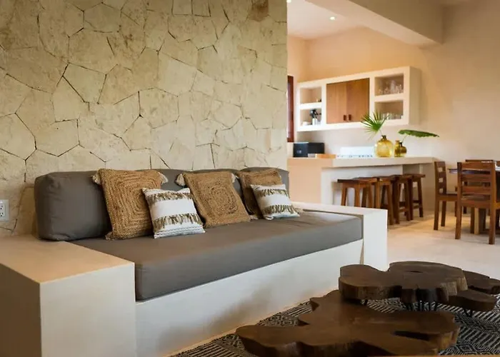 Elegant 3br Penthouse Haven With Private Rooftop Pool & Jungle Views Holiday home