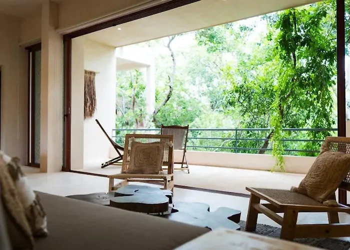 Elegant 3br Penthouse Haven With Private Rooftop Pool & Jungle Views Holiday home *