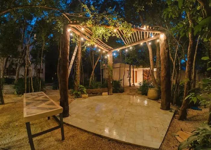 Elegant 3br Penthouse Haven With Private Rooftop Pool & Jungle Views